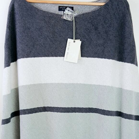 Barefoot Dreams Plus CozyChic UL Ocean Breeze Poncho Blue Water Multi Stripe NWT - Picture 3 of 5